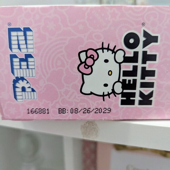Hello Kitty Pez Dispenser Set - Picture 3 of 4
